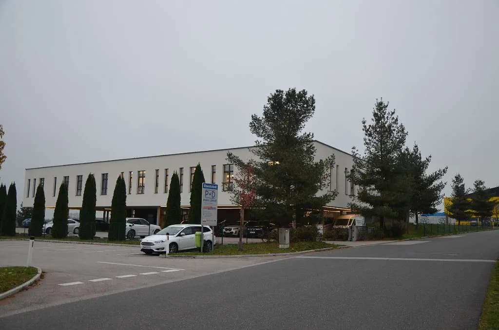 Gewerbeimmobilie mieten in Wels-Land – 735 m², € 7.500 – Bild 2 von 21