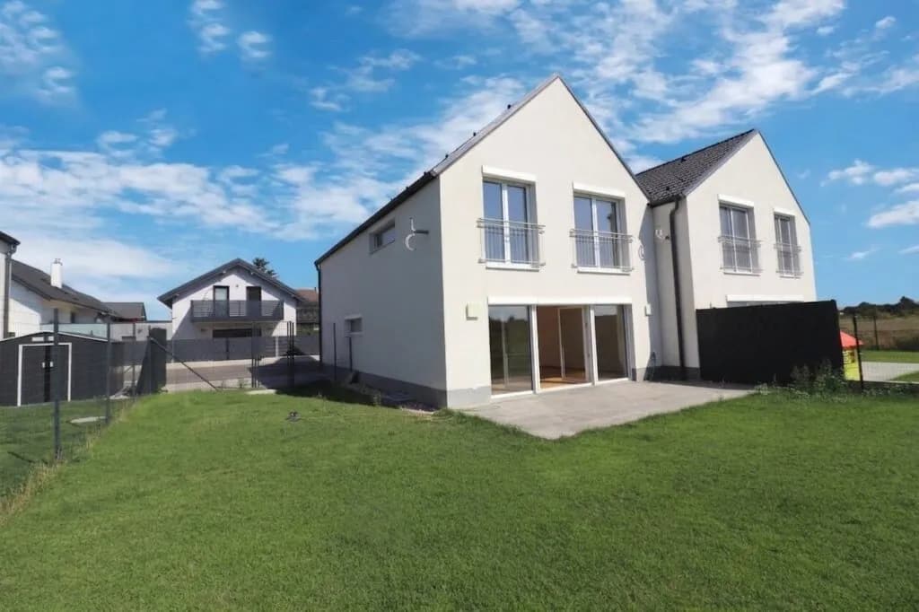 4-Zimmer-Haus mieten in Gänserndorf – 132,62 m², € 2.328