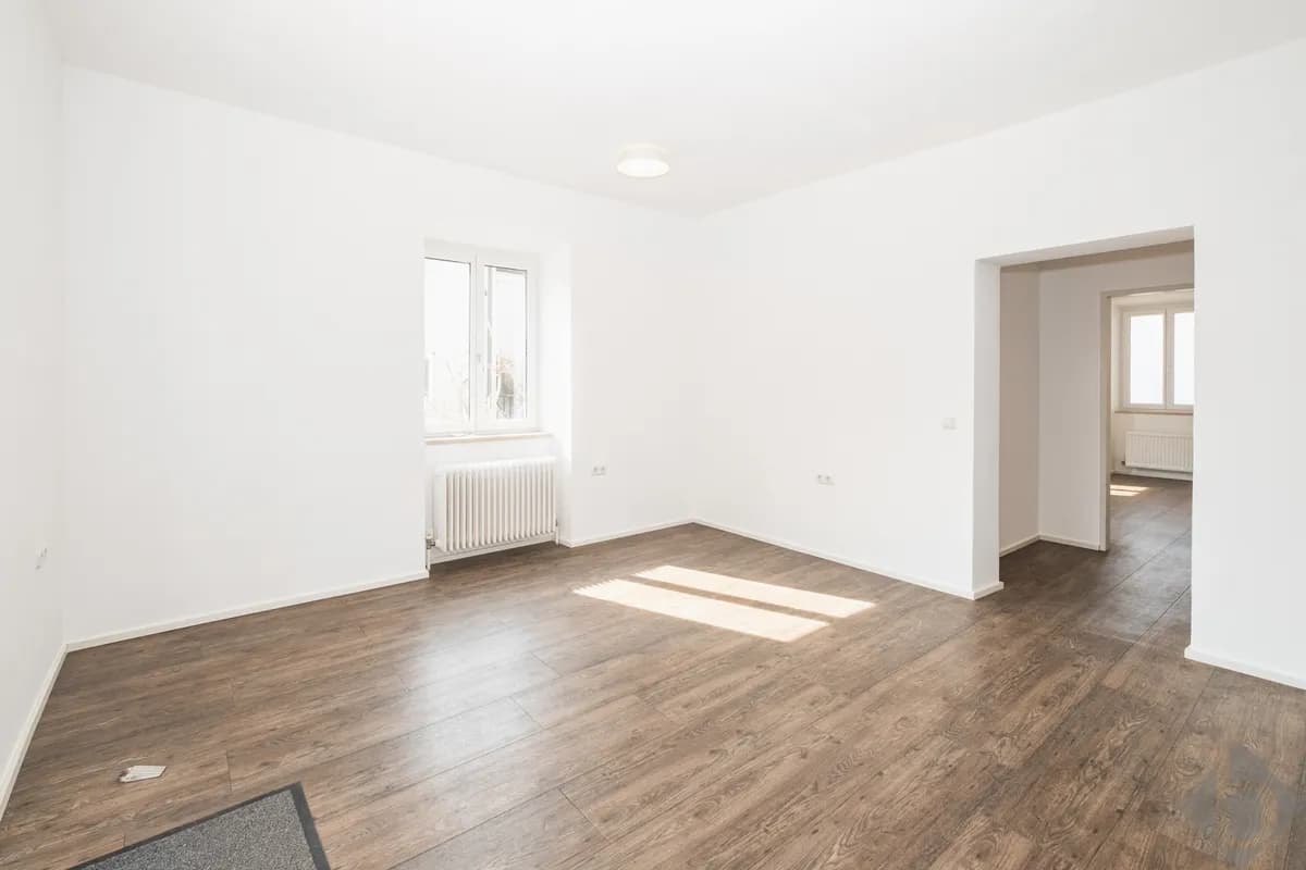3-Zimmer-Gewerbeimmobilie mieten in Salzburg Stadt – 82 m², € 1.240 – Bild 2 von 11