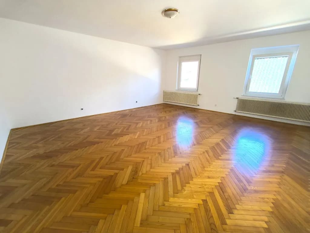 7-Zimmer-Wohnung kaufen in Völkermarkt – 254 m², € 275.000
