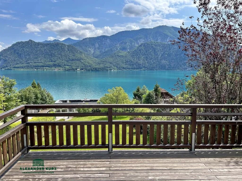 Grundstück kaufen in Vöcklabruck – 2 200 m², € 3.100.000