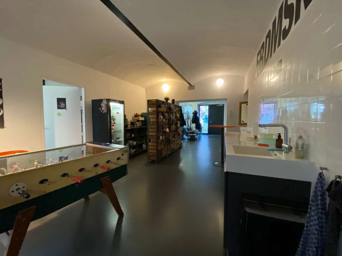 8-Zimmer-Gewerbeimmobilie mieten in Linz – 211 m², € 3.039 – Bild 4 von 16