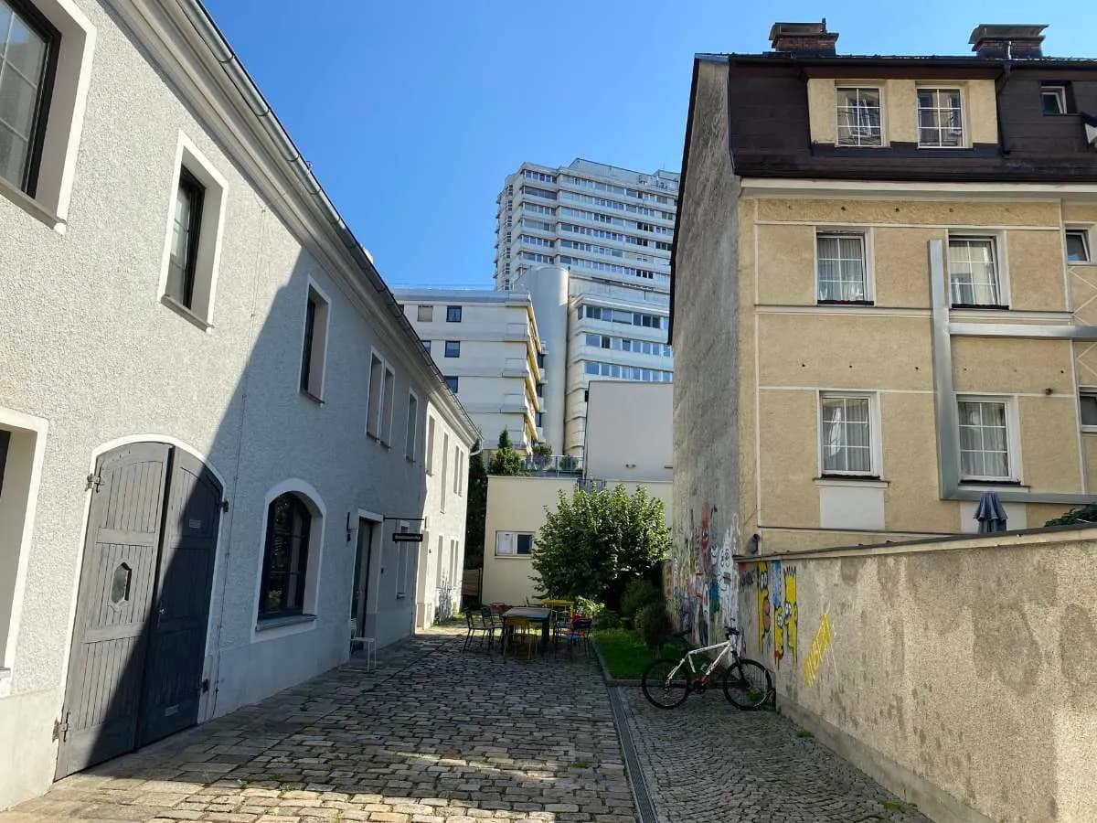 8-Zimmer-Gewerbeimmobilie mieten in Linz – 211 m², € 3.039 – Bild 12 von 16