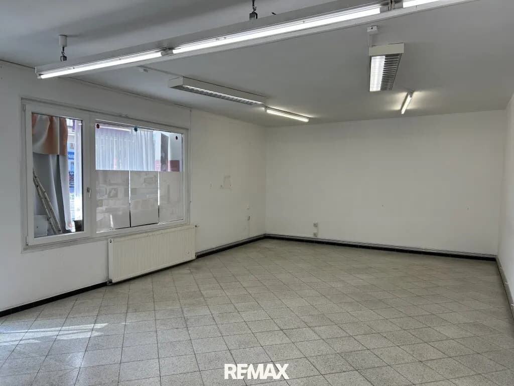 1-Zimmer-Gewerbeimmobilie mieten in Gmunden – 110 m², € 950 – Bild 4 von 6