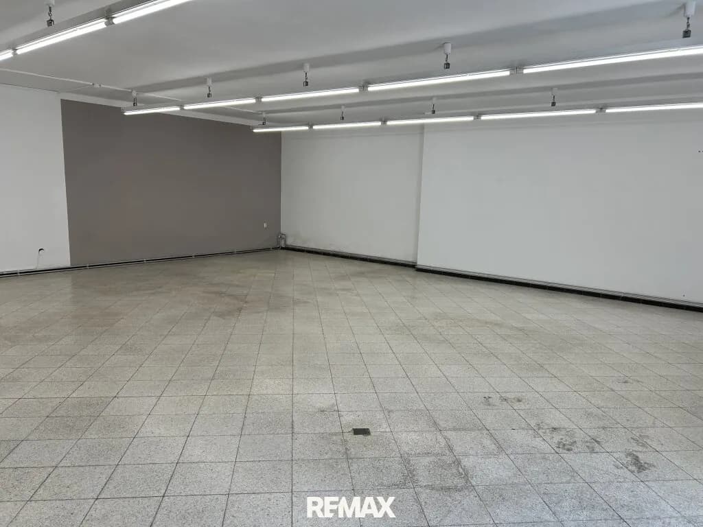 1-Zimmer-Gewerbeimmobilie mieten in Gmunden – 110 m², € 950 – Bild 5 von 6