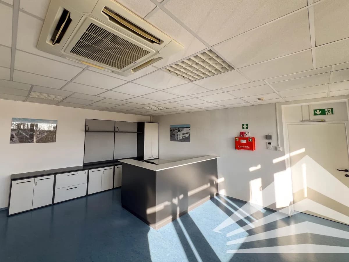 13-Zimmer-Gewerbeimmobilie mieten in Linz – 370 m², € 4.532 – Bild 5 von 14