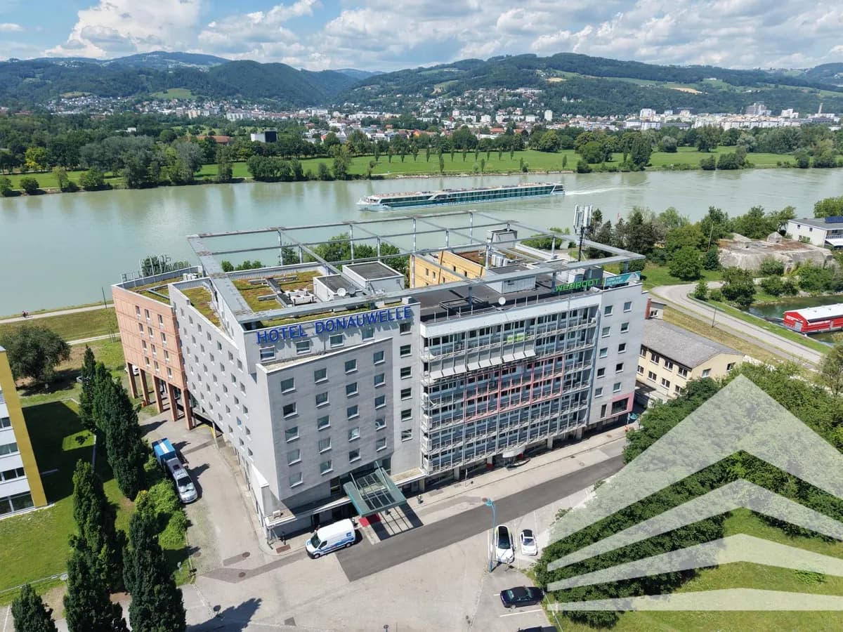 13-Zimmer-Gewerbeimmobilie mieten in Linz – 370 m², € 4.532 – Bild 6 von 14