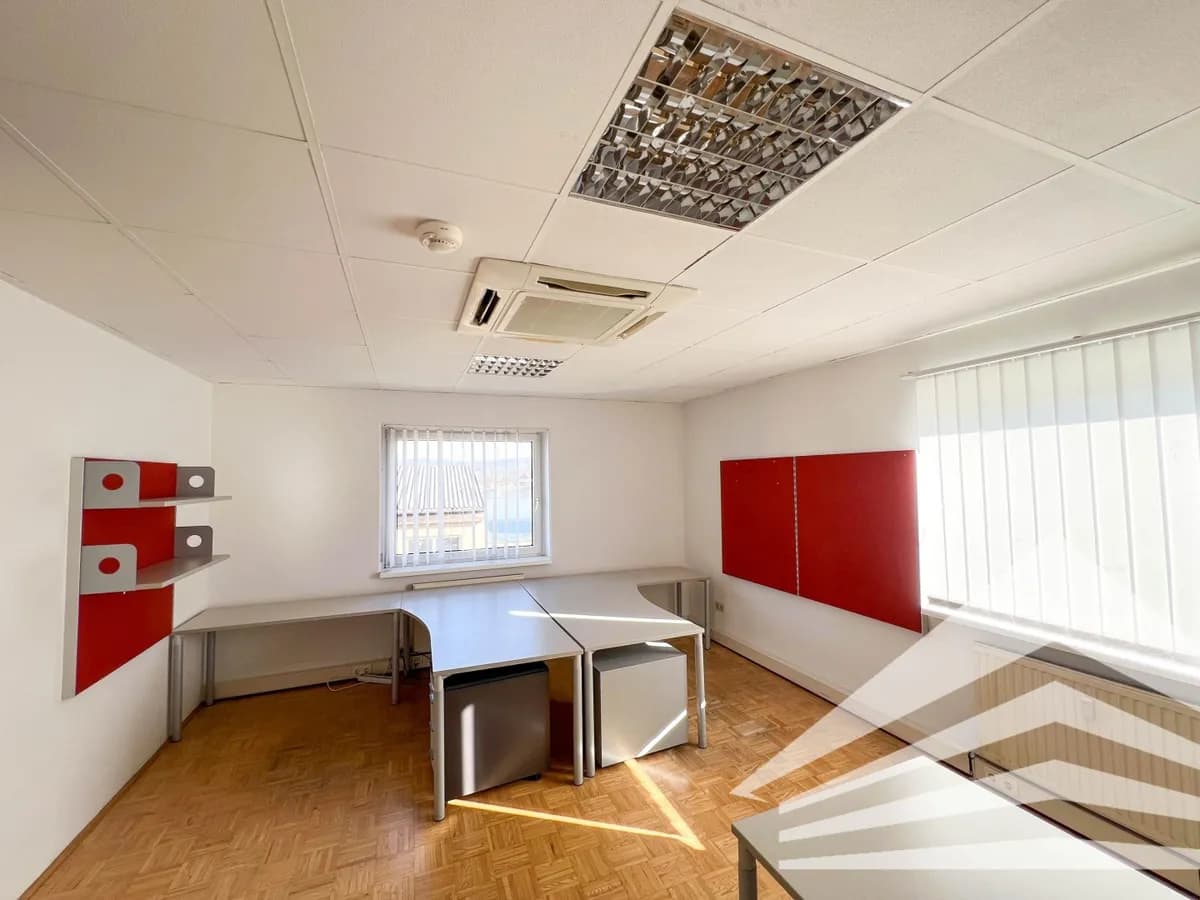 13-Zimmer-Gewerbeimmobilie mieten in Linz – 370 m², € 4.532 – Bild 8 von 14