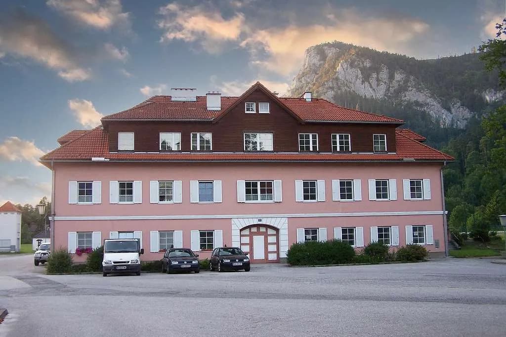 3-Zimmer-Wohnung mieten in Neunkirchen – 76,96 m², € 665 – Bild 3 von 4