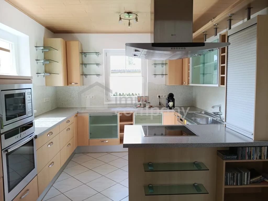 7-Zimmer-Haus kaufen in Neunkirchen – 169,2 m², € 320.000