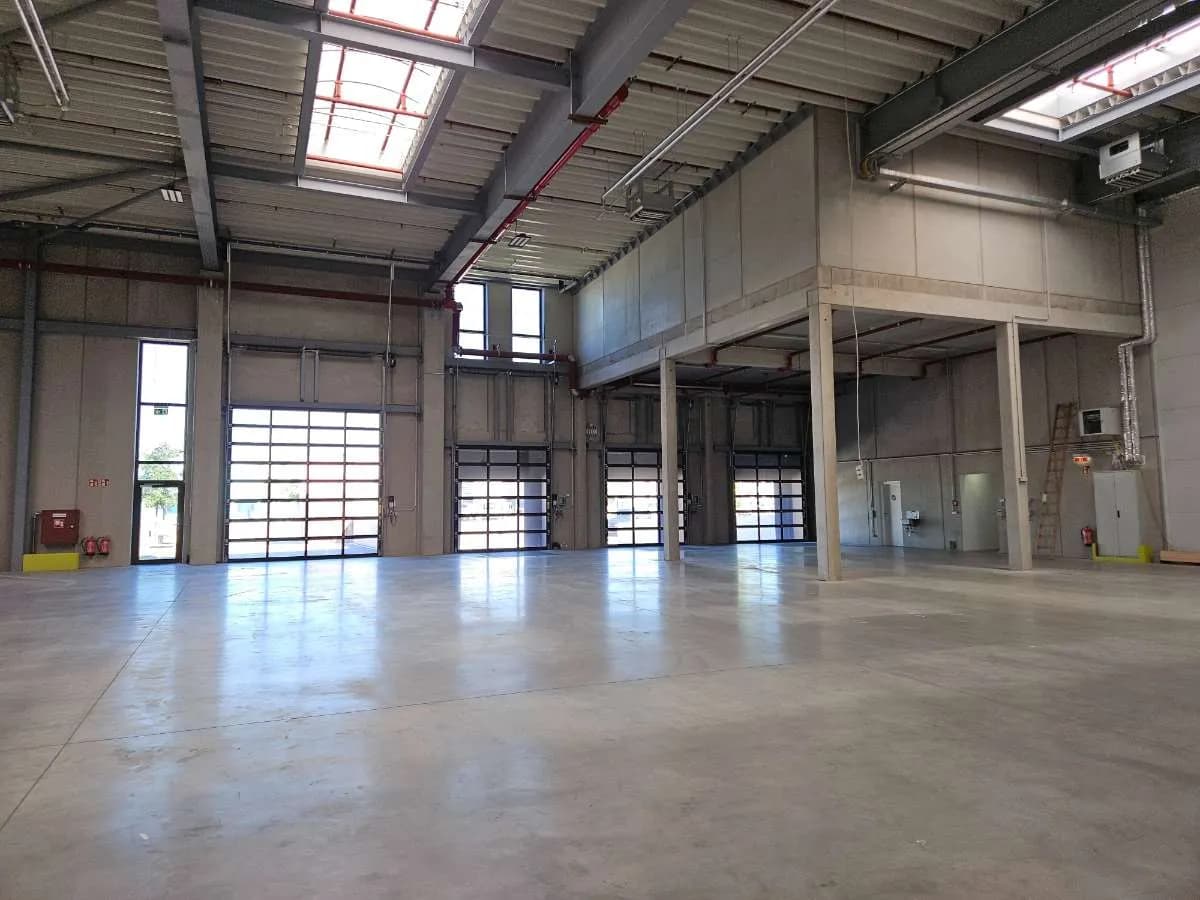Immobilie mieten in Korneuburg – 3 000 m², € 8 – Bild 2 von 7