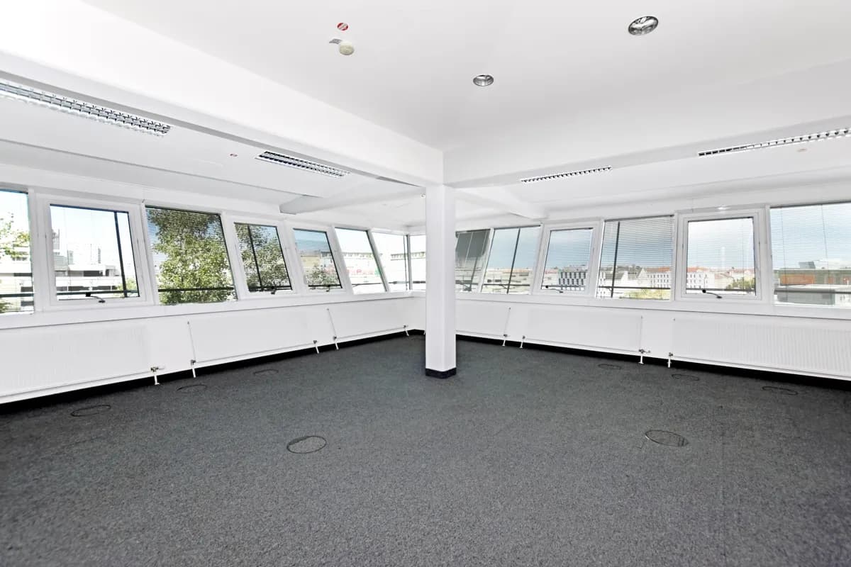 Gewerbeimmobilie mieten in Wien – 3 250 m², € 8 – Bild 2 von 14