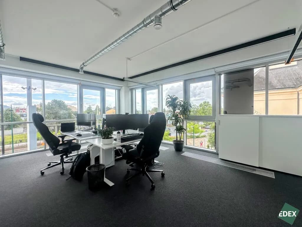 7-Zimmer-Gewerbeimmobilie mieten in Mödling – 250 m², € 4.742 – Bild 1 von 9