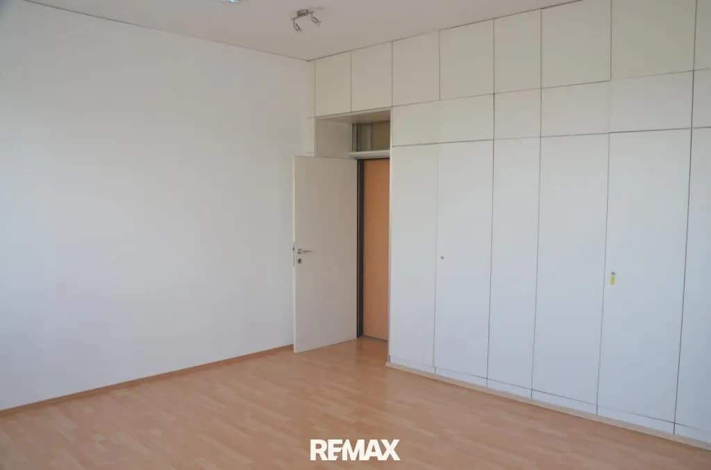 1-Zimmer-Gewerbeimmobilie mieten in Krems an der Donau – 23 m², € 410 – Bild 2 von 8
