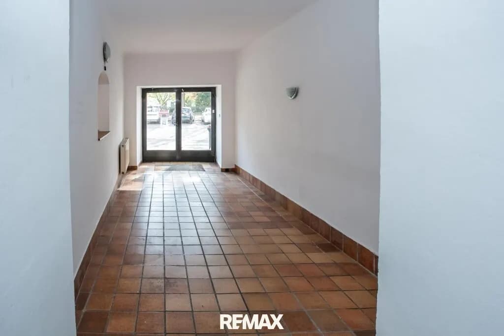 8-Zimmer-Haus kaufen in Krems an der Donau – 242 m², € 649.000 – Bild 2 von 23