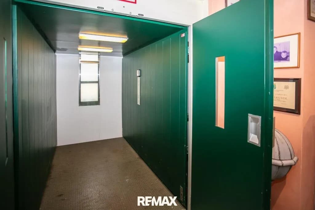 Immobilie mieten in Krems Land – 1 300 m², € 4.400 – Bild 8 von 22