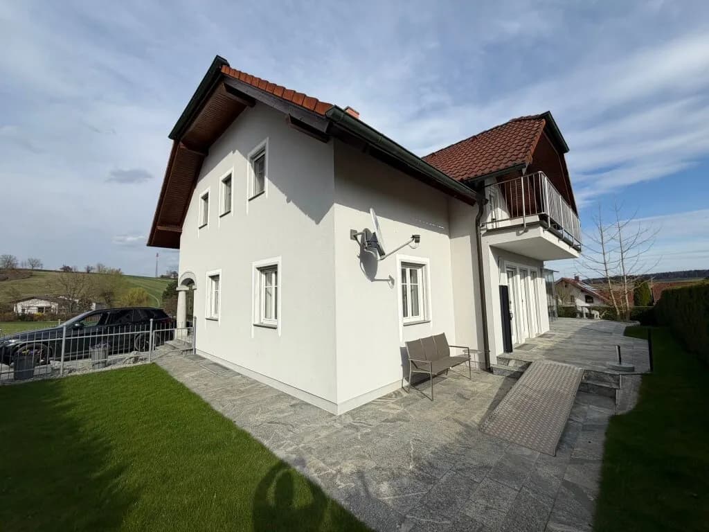 Haus kaufen in Linz Land – 213 m², € 849.000 – Bild 2 von 26