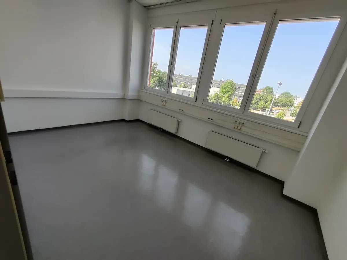 3-Zimmer-Gewerbeimmobilie mieten in Wels – 79 m², € 951 – Bild 6 von 11