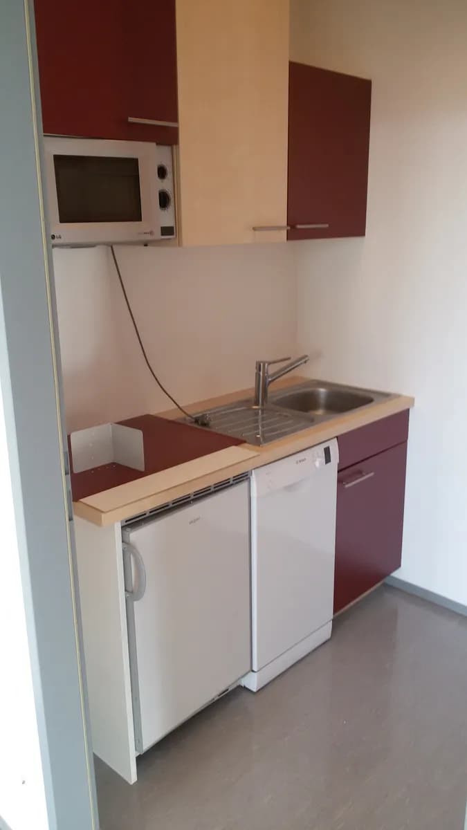 3-Zimmer-Gewerbeimmobilie mieten in Wels – 79 m², € 951 – Bild 9 von 11