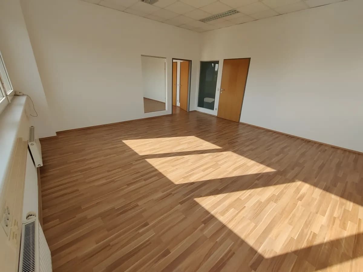 2-Zimmer-Gewerbeimmobilie mieten in Wels – 60 m², € 646 – Bild 5 von 7