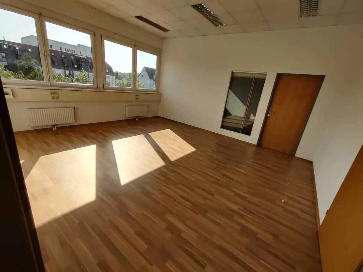 2-Zimmer-Gewerbeimmobilie mieten in Wels – 60 m², € 646 – Bild 6 von 7