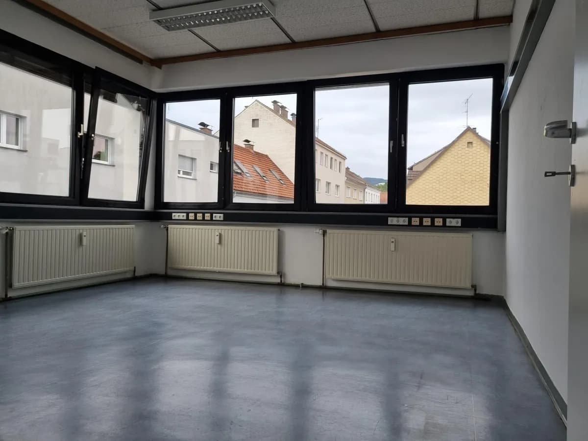 5-Zimmer-Gewerbeimmobilie mieten in Steyr – 195 m², € 915 – Bild 3 von 11
