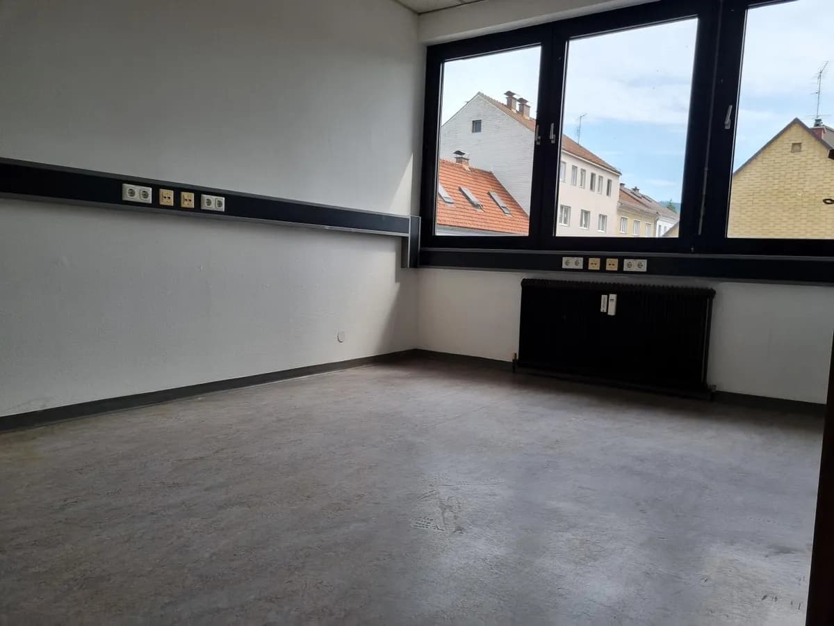 5-Zimmer-Gewerbeimmobilie mieten in Steyr – 195 m², € 915 – Bild 5 von 11