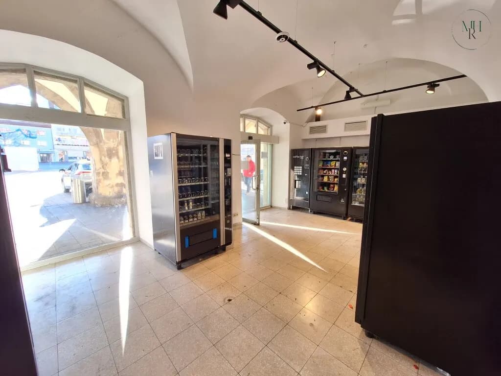 2-Zimmer-Gewerbeimmobilie mieten in Wiener Neustadt – 63 m², € 742