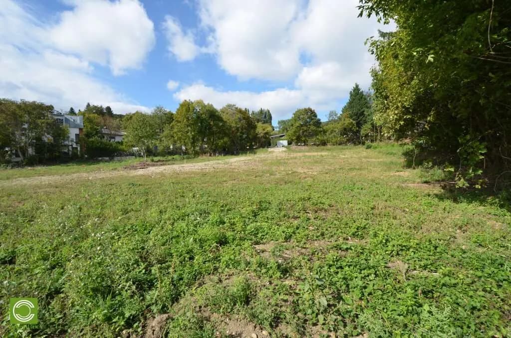 Grundstück kaufen in Mödling – 2 420 m², € 2.305.650