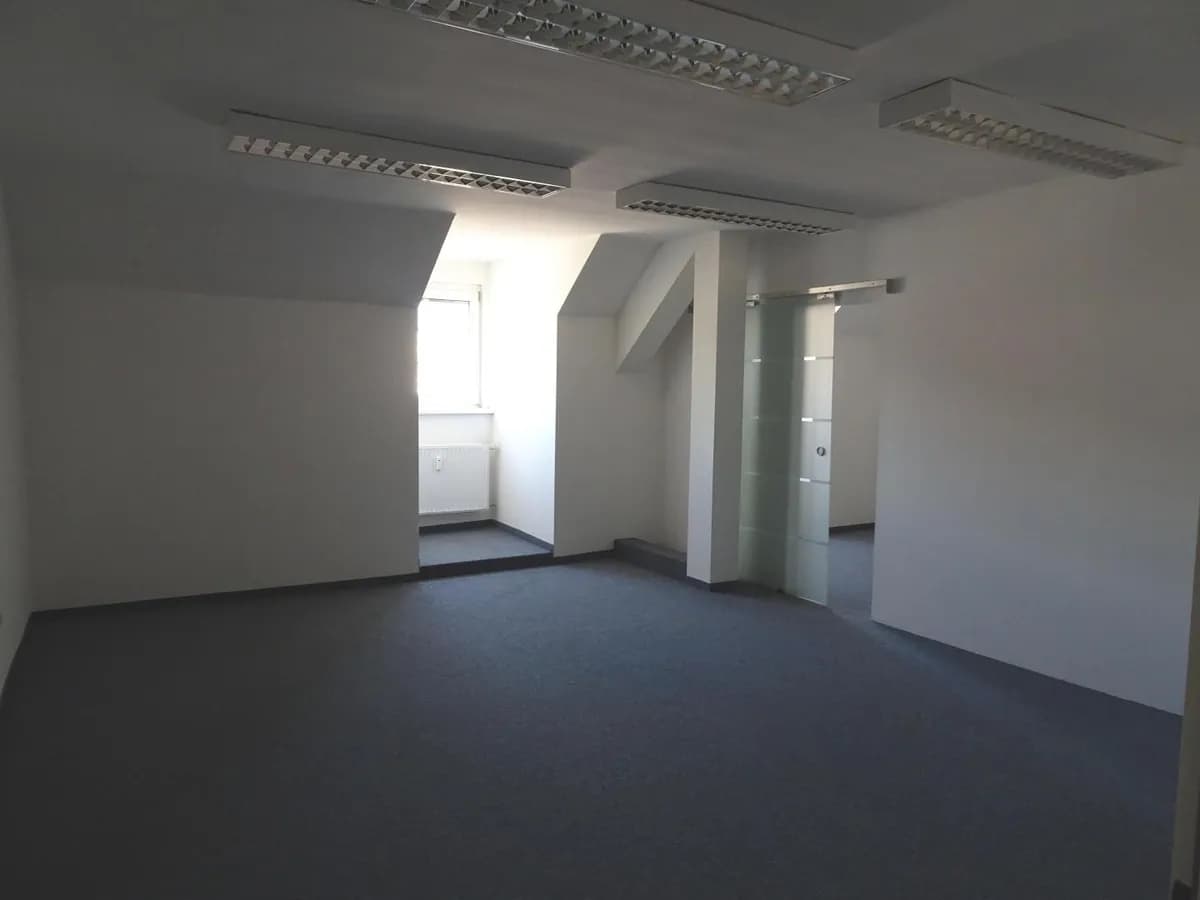 4-Zimmer-Gewerbeimmobilie mieten in Bruck-Mürzzuschlag – 100 m², € 1.272 – Bild 5 von 11