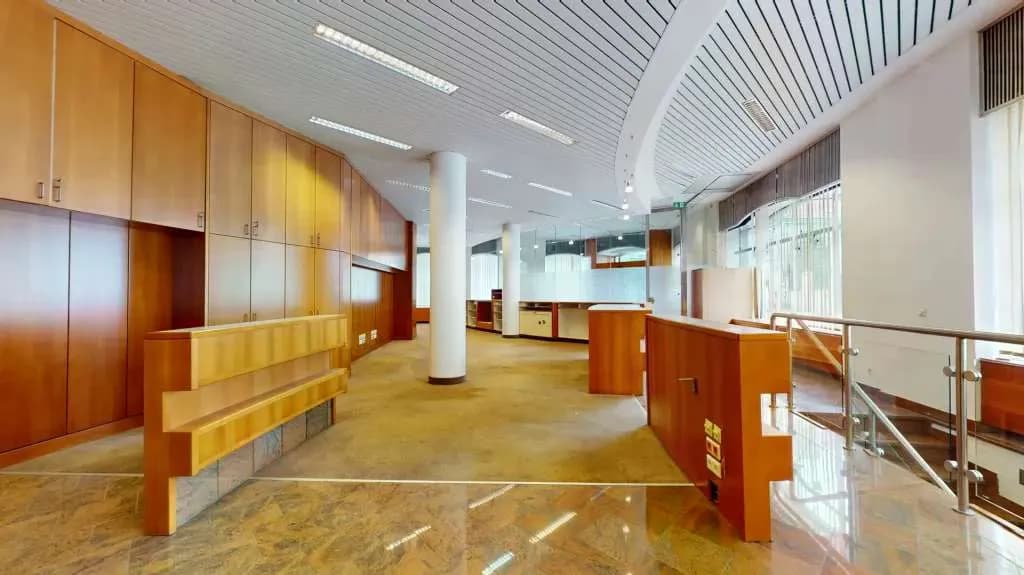 Gewerbeimmobilie mieten in Wien – 303 m², € 6.481