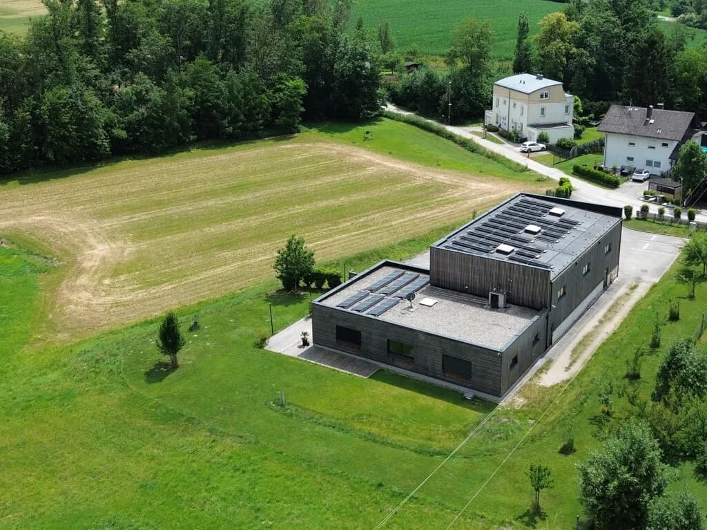 Gewerbeimmobilie kaufen in Linz Land – 4 973 m², € 1.590.000 – Bild 2 von 27