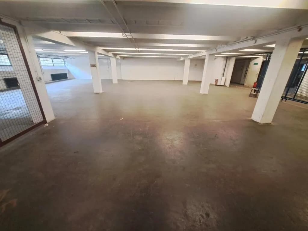 Gewerbeimmobilie mieten in Wien – 250 m², € 2.000 – Bild 2 von 4