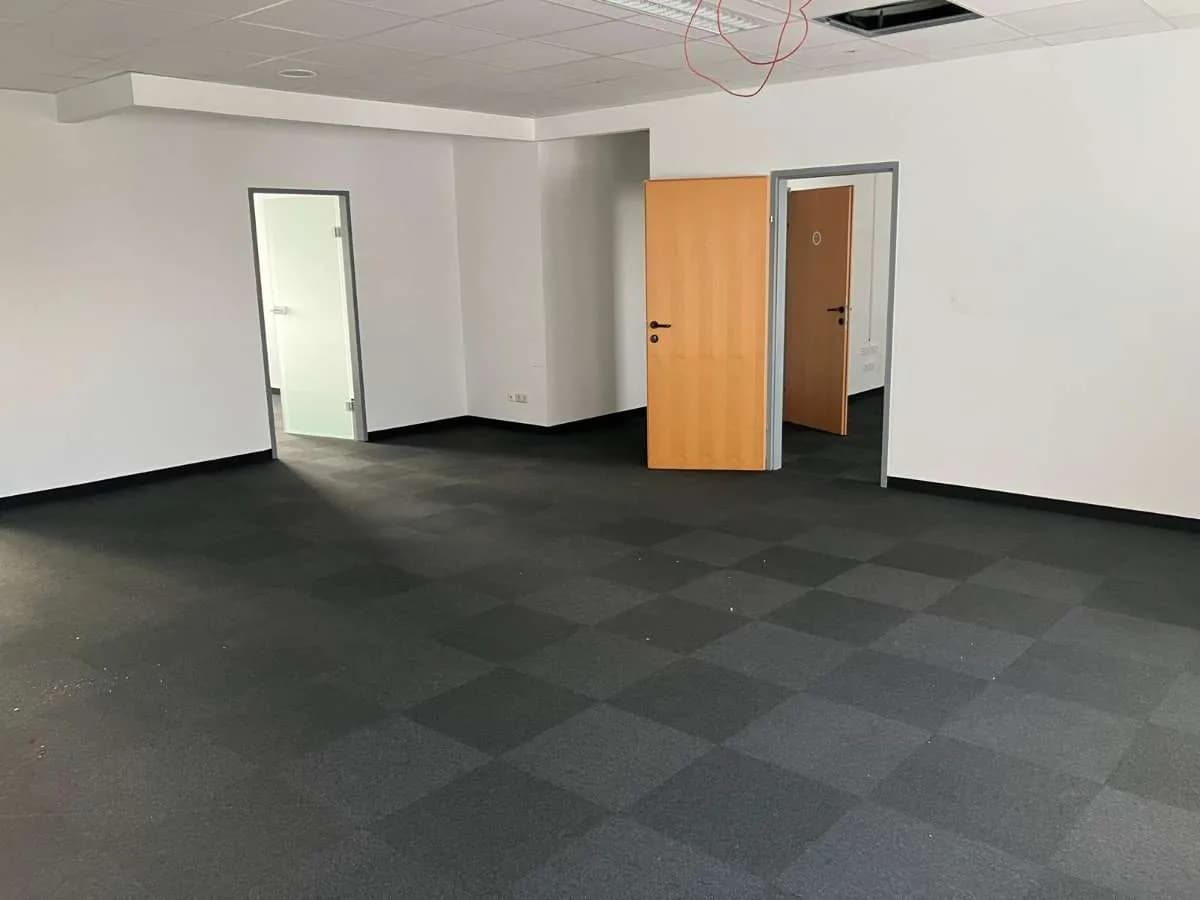 Gewerbeimmobilie mieten in Mödling – 212 m², € 2.643 – Bild 6 von 22