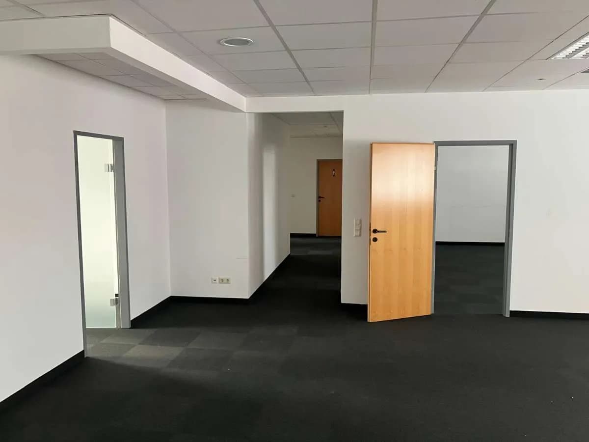 Gewerbeimmobilie mieten in Mödling – 212 m², € 2.643 – Bild 7 von 22