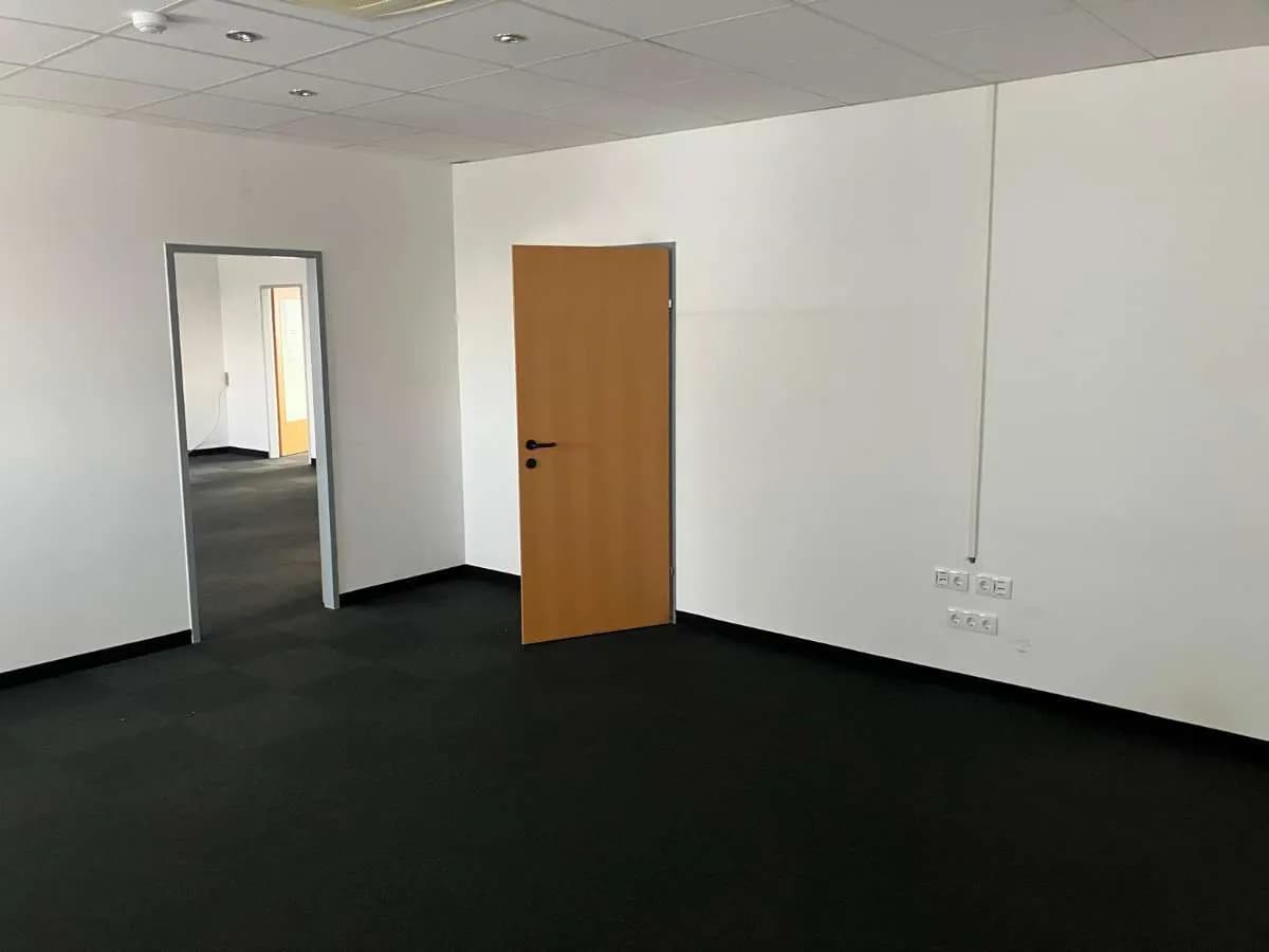 Gewerbeimmobilie mieten in Mödling – 212 m², € 2.643 – Bild 8 von 22