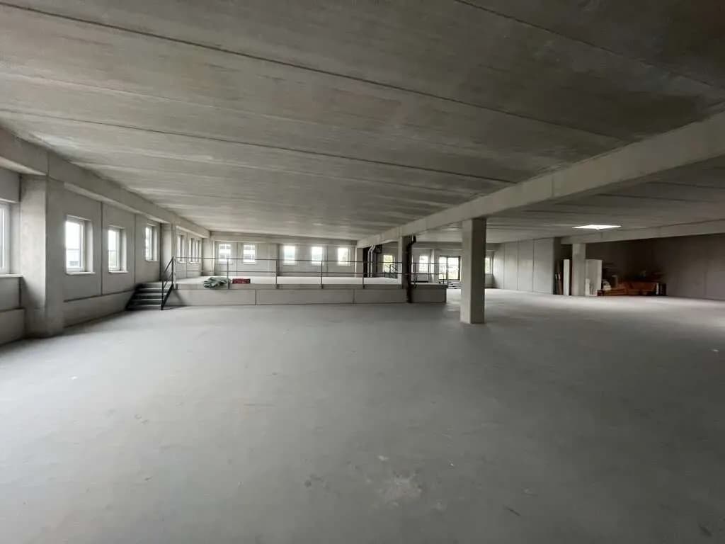 Gewerbeimmobilie mieten in Salzburg Stadt – 1 351 m² – Bild 2 von 12