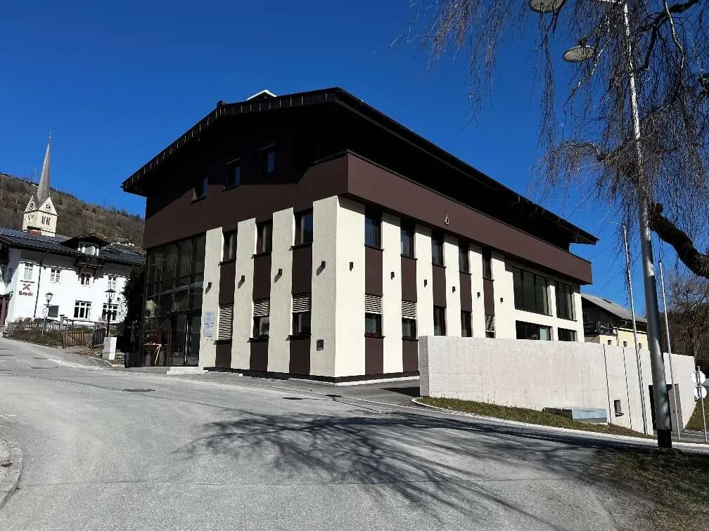 Gewerbeimmobilie mieten in Zell am See – 220 m², € 12