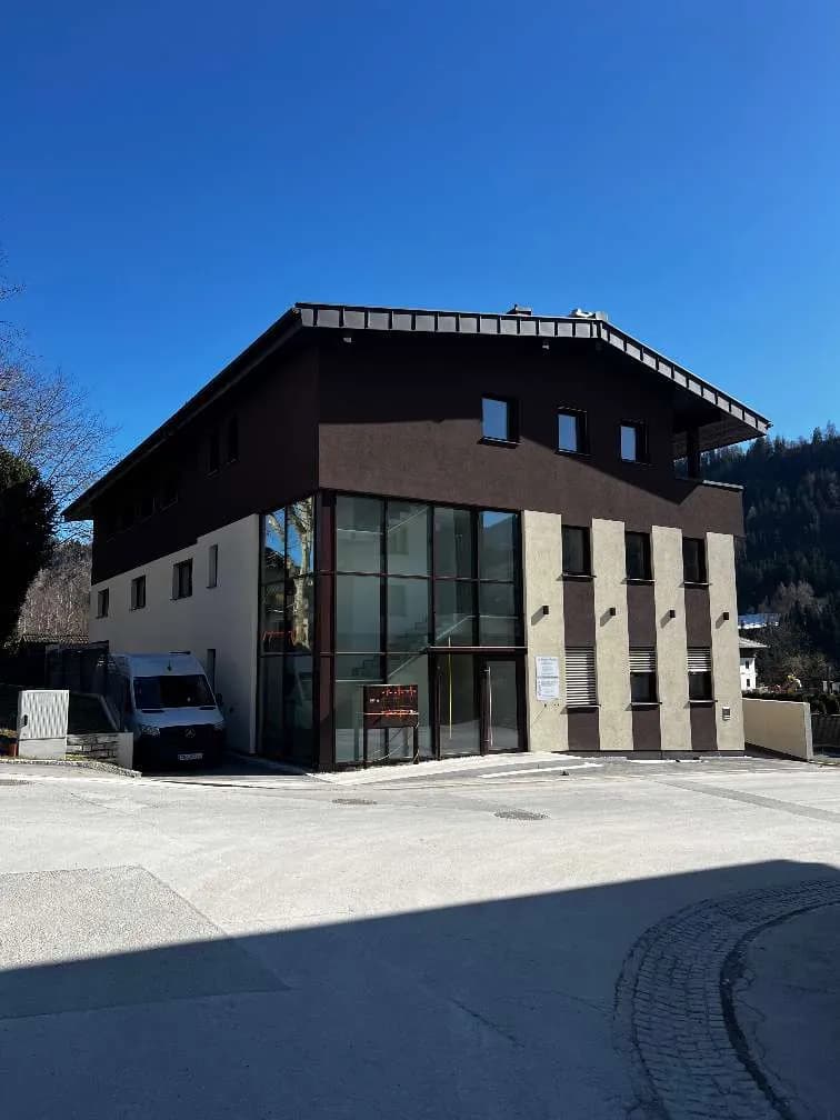 Gewerbeimmobilie mieten in Zell am See – 220 m², € 12 – Bild 2 von 2