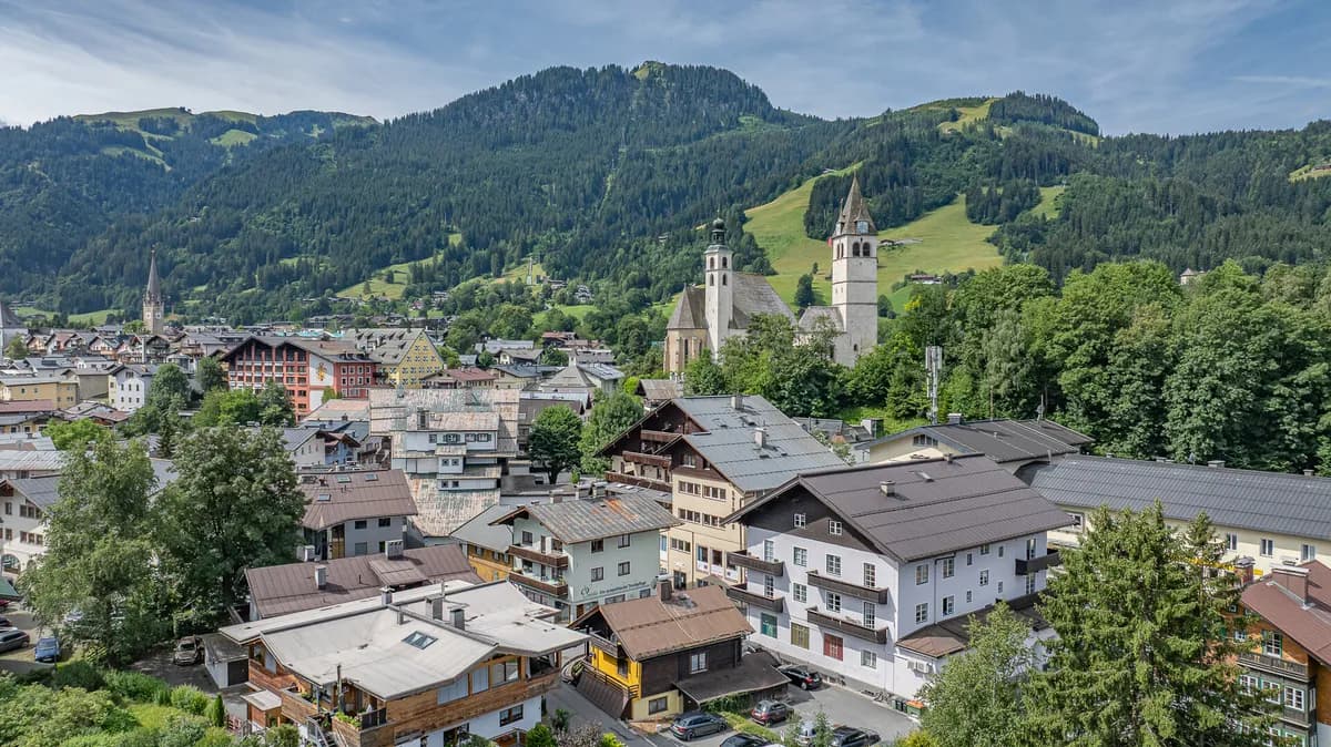6-Zimmer-Immobilie kaufen in Kitzbühel – 201 m², € 1.880.000 – Bild 1 von 11
