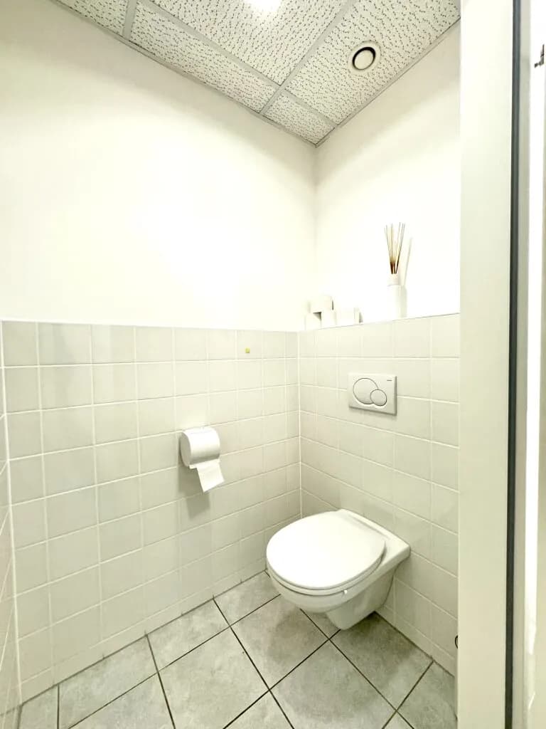 3-Zimmer-Gewerbeimmobilie mieten in Mödling – 161 m², € 9 – Bild 9 von 11