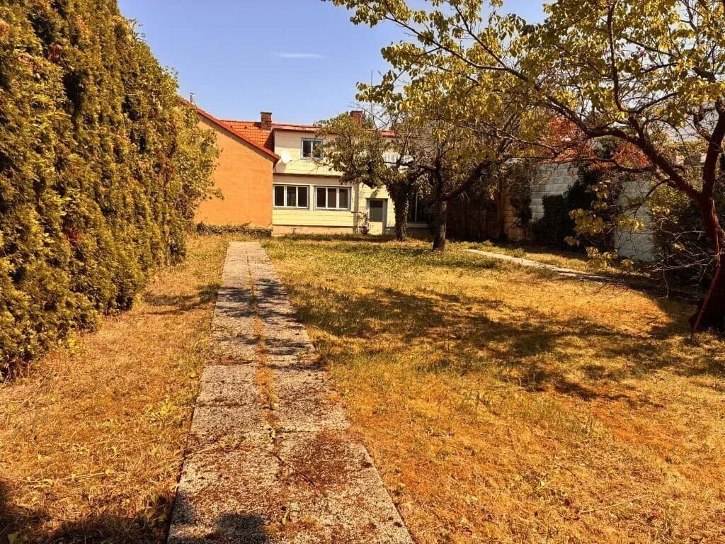 Haus kaufen in Baden – 150 m², € 430.000