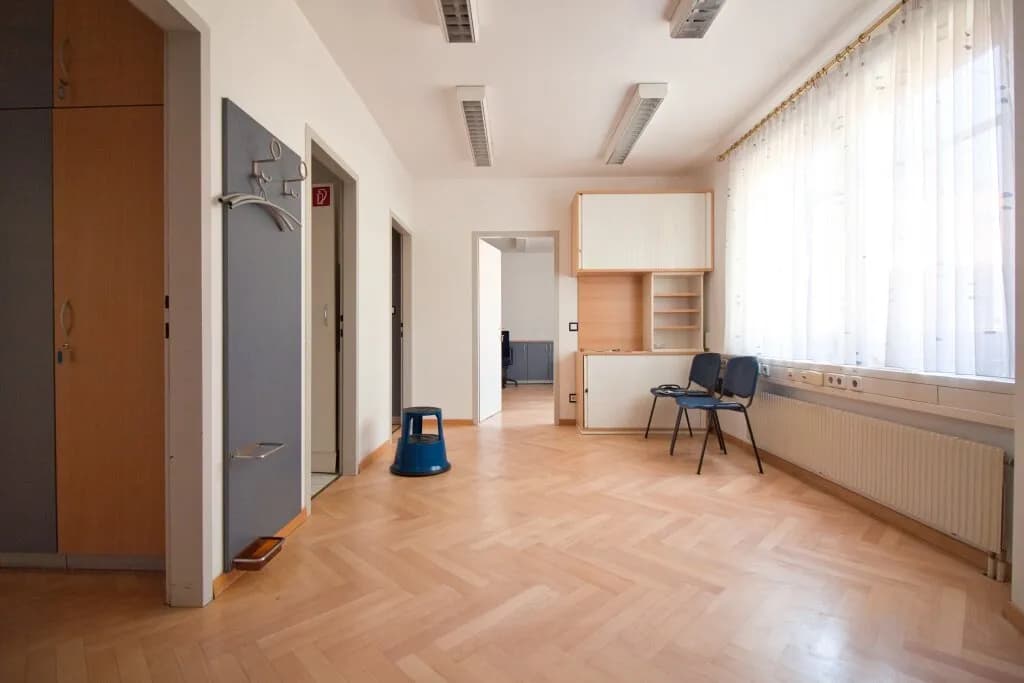 6-Zimmer-Gewerbeimmobilie mieten in Wien – 153 m², € 2.600