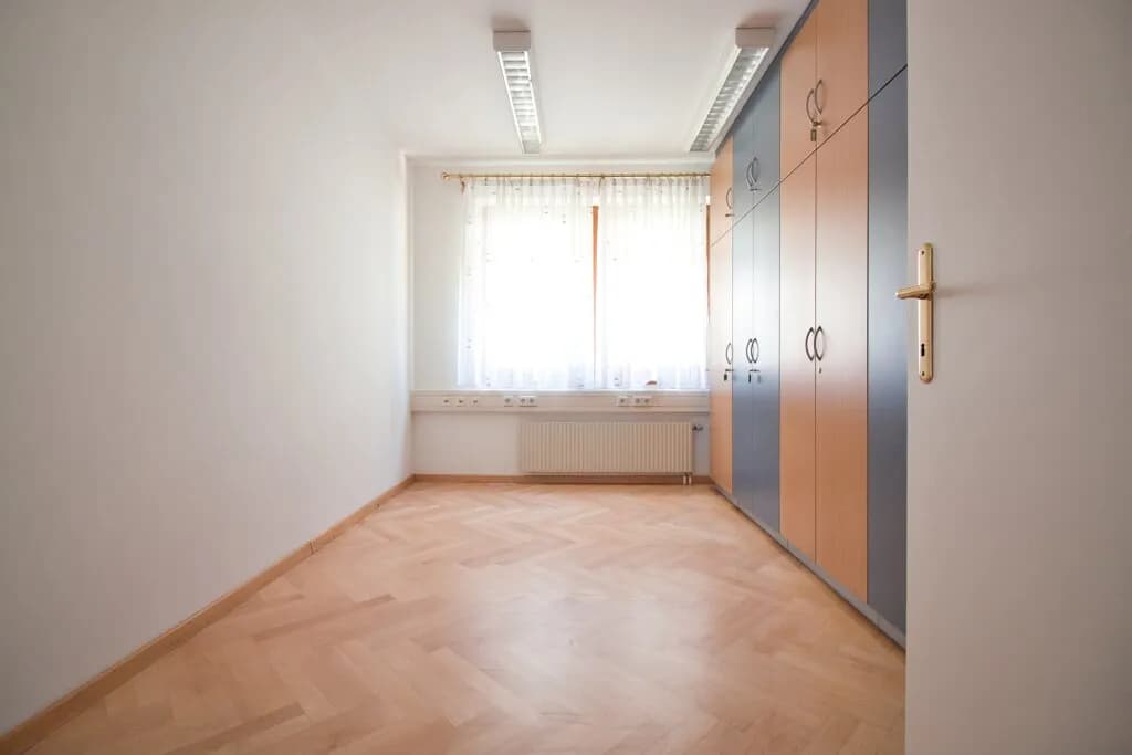 6-Zimmer-Gewerbeimmobilie mieten in Wien – 153 m², € 2.600 – Bild 8 von 14