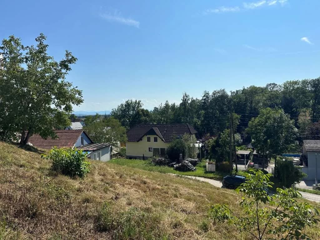 Grundstück kaufen in Perg – 731 m², € 98.000