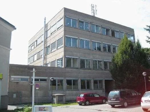 4-Zimmer-Gewerbeimmobilie mieten in Bruck an der Leitha – 147 m², € 1.623