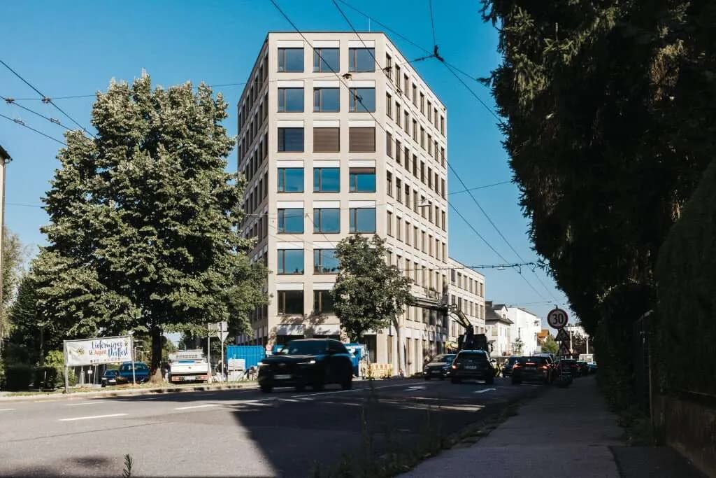 Gewerbeimmobilie mieten in Salzburg Stadt – 389 m², € 6.613 – Bild 2 von 9