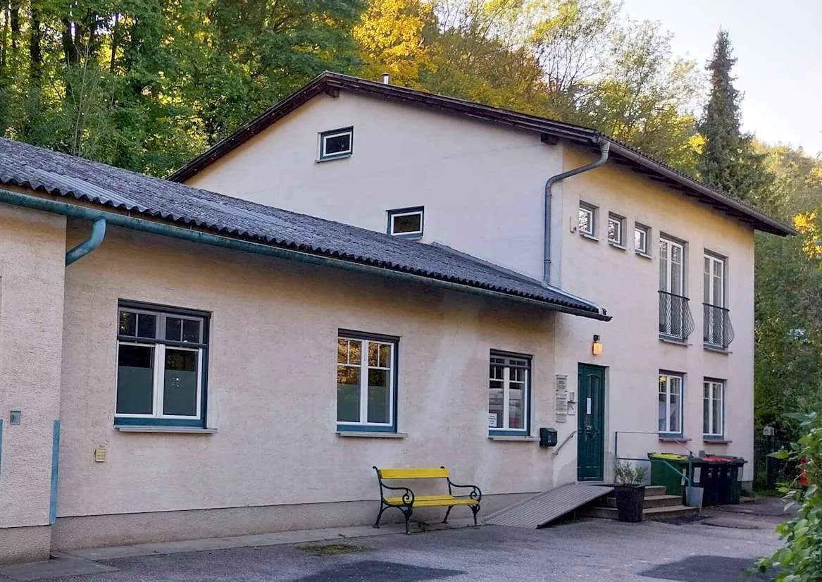 Haus kaufen in Neunkirchen – 230 m², € 333.000