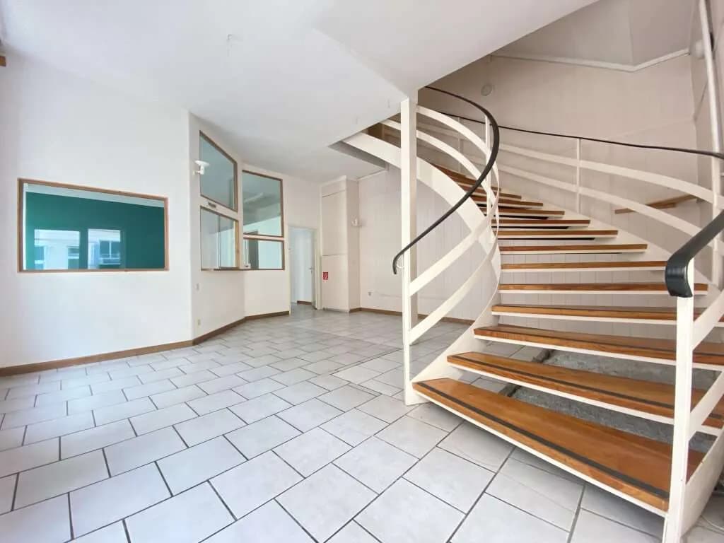 7-Zimmer-Gewerbeimmobilie mieten in Wien – 240 m², € 3.289 – Bild 3 von 11