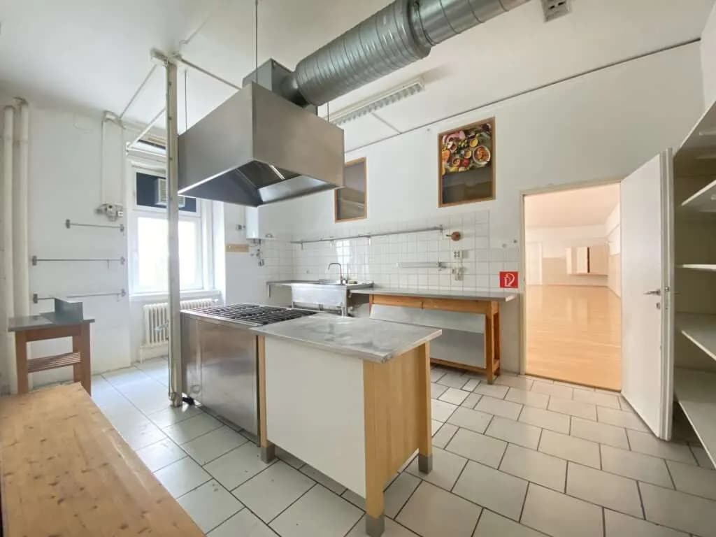 7-Zimmer-Gewerbeimmobilie mieten in Wien – 240 m², € 3.289 – Bild 11 von 11